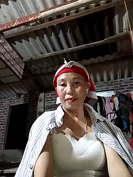 Snapshot of me-cute chatting on October 30, 11:44 am me-cute online show from October 30, 11:44 am