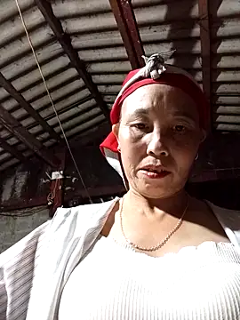 Snapshot of me-cute chatting on October 31, 11:55 am me-cute online show from October 31, 11:55 am