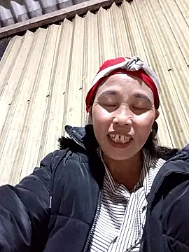 Snapshot of me-cute chatting on November 4, 11:53 am me-cute online show from November 4, 11:53 am