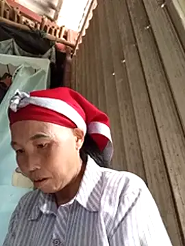 Snapshot of me-cute chatting on November 5, 7:41 am me-cute online show from November 5, 7:41 am