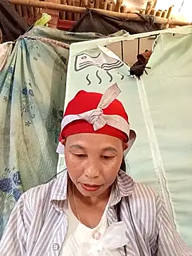 Snapshot of me-cute chatting on November 6, 7:53 am me-cute online show from November 6, 7:53 am