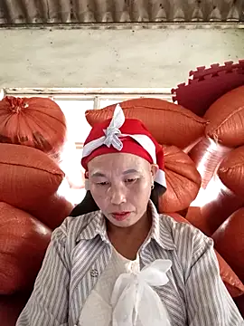 Snapshot of me-cute chatting on November 17, 2:17 am me-cute online show from November 17, 2:17 am