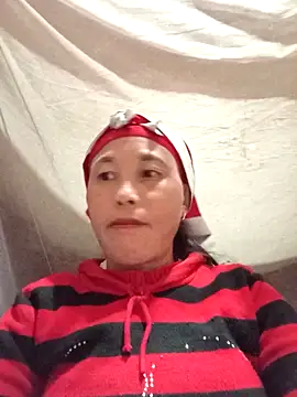 Snapshot of me-cute chatting on November 18, 6:40 am me-cute online show from November 18, 6:40 am