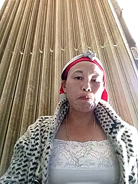 Snapshot of me-cute chatting on November 28, 3:20 am me-cute online show from November 28, 3:20 am