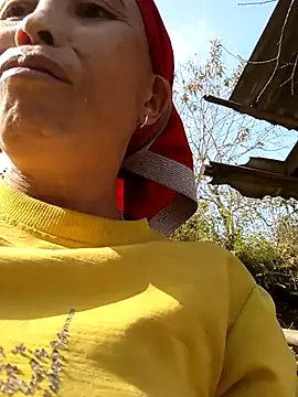 Snapshot of me-cute chatting on December 3, 4:53 am me-cute online show from December 3, 4:53 am