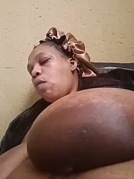 HappygalTheQueen online show from June 7, 1:48 pm