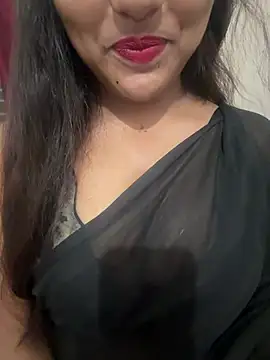 Snapshot of Shneeha_le chatting on July 9, 5:17 pm Shneeha le online show from July 9, 5:17 pm