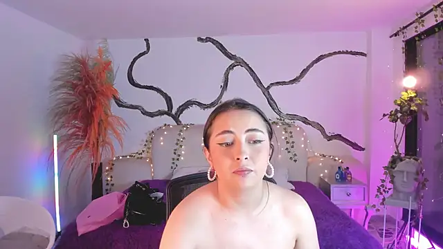 SarahCastro1  online show from October 13, 4:12 am