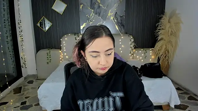 SarahCastro1  online show from January 6, 4:16 am