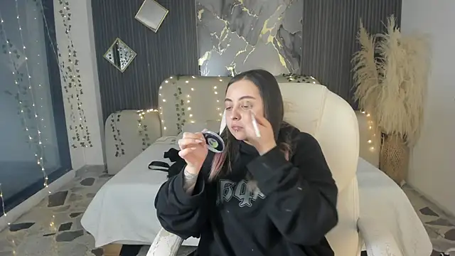 SarahCastro1  online show from January 9, 4:15 am