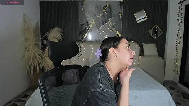 SarahCastro1  online show from January 11, 3:22 am