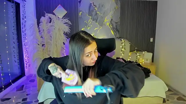 SarahCastro1  online show from February 7, 4:05 am