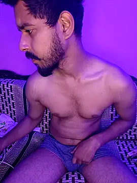 Snapshot of fcukboiiiii69 chatting on April 7, 10:59 am fcukboiiiii69 online show from April 7, 10:59 am