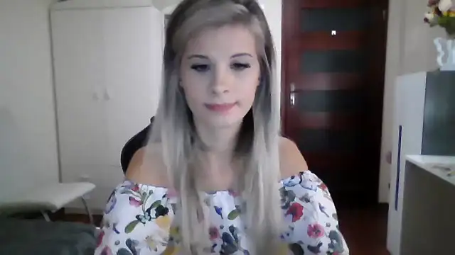 KristineGlow online show from September 25, 8:45 pm