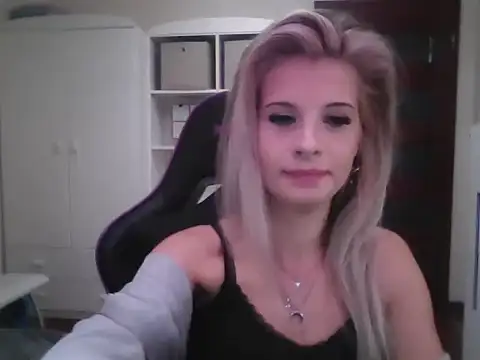 KristineGlow online show from October 1, 2:23 pm