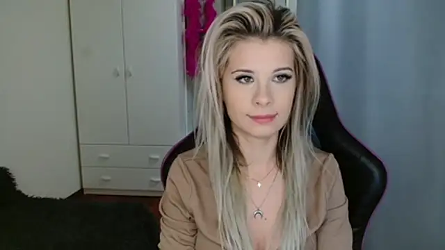 KristineGlow online show from October 29, 3:14 pm