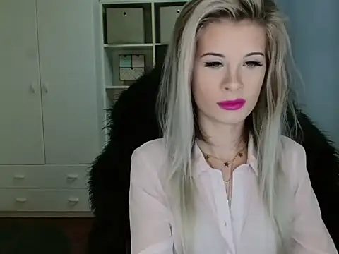 KristineGlow online show from November 7, 7:30 am