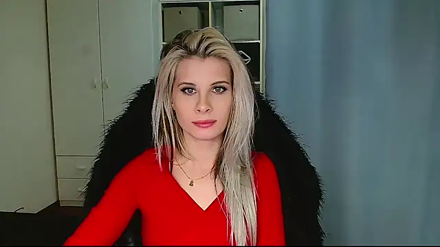 KristineGlow online show from February 18, 9:00 pm