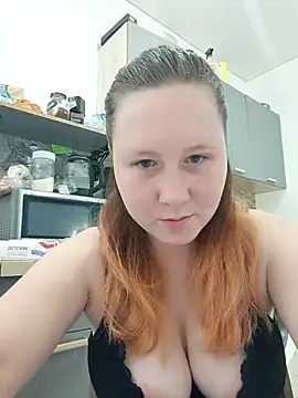 Snapshot of MiaKissy chatting on September 19, 6:26 am MiaKissy online show from September 19, 6:26 am