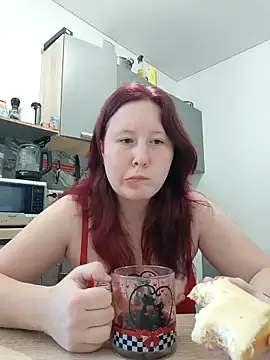 Snapshot of MiaKissy chatting on September 25, 6:17 am MiaKissy online show from September 25, 6:17 am