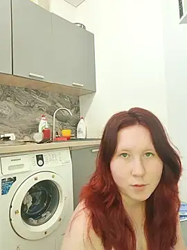 Snapshot of MiaKissy chatting on October 6, 5:49 am MiaKissy online show from October 6, 5:49 am