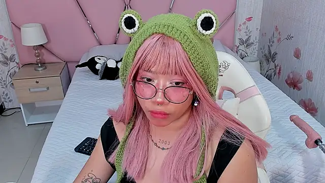 Snapshot of SafiroAgataaa chatting on September 28, 8:20 am SafiroAgataaa online show from September 28, 8:20 am