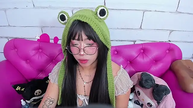 Snapshot of SafiroAgataaa chatting on October 28, 11:29 pm SafiroAgataaa online show from October 28, 11:29 pm