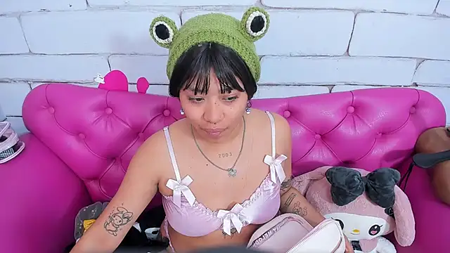 Snapshot of SafiroAgataaa chatting on November 8, 2:56 am SafiroAgataaa online show from November 8, 2:56 am