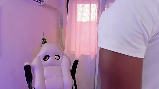 tau montes online show from November 20, 2:28 pm