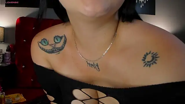 Snapshot of Emily_Reyna chatting on October 7, 3:20 pm Emily Reyna online show from October 7, 3:20 pm