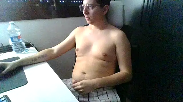 Snapshot of aaress22cm chatting on June 10, 9:52 am aaress22cm online show from June 10, 9:52 am