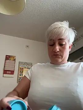 Snapshot of Rozendefotz chatting on March 11, 6:52 am Rozendefotz online show from March 11, 6:52 am