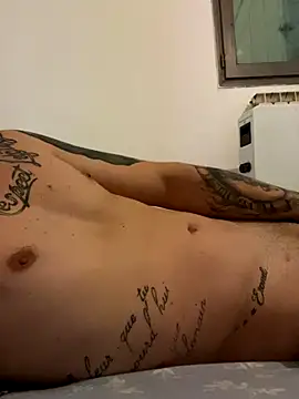 Snapshot of pimousssse chatting on November 6, 10:21 pm pimousssse online show from November 6, 10:21 pm