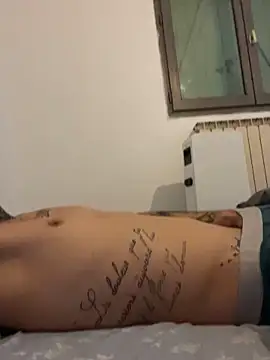 Snapshot of pimousssse chatting on November 8, 12:44 am pimousssse online show from November 8, 12:44 am