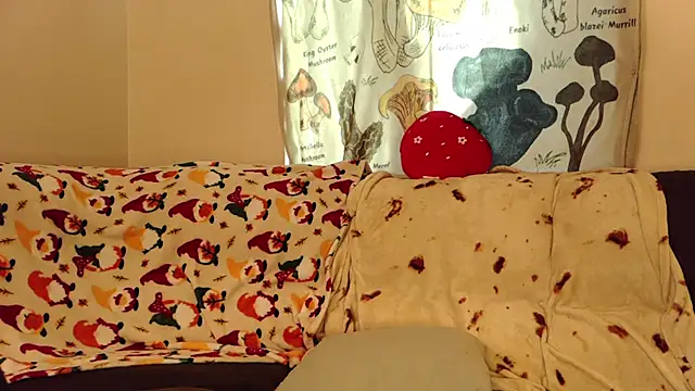 Shadow Slut online show from October 12, 8:30 pm