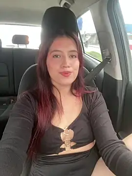 BrunnetAri  online show from April 4, 7:55 pm