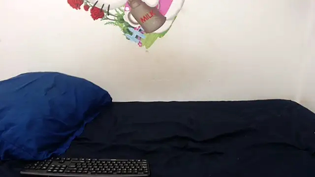 Snapshot of XSexySnow30XX chatting on September 28, 8:14 pm XSexySnow30XX online show from September 28, 8:14 pm