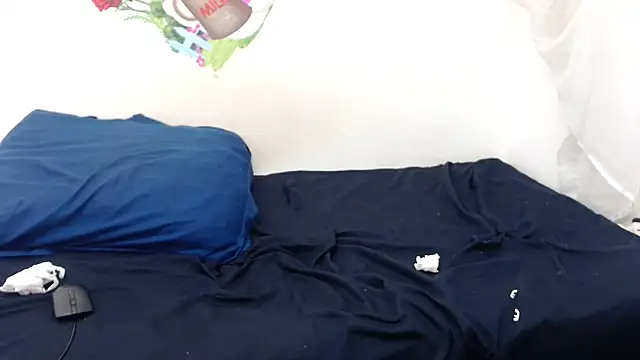 Snapshot of XSexySnow30XX chatting on October 17, 11:07 pm XSexySnow30XX online show from October 17, 11:07 pm