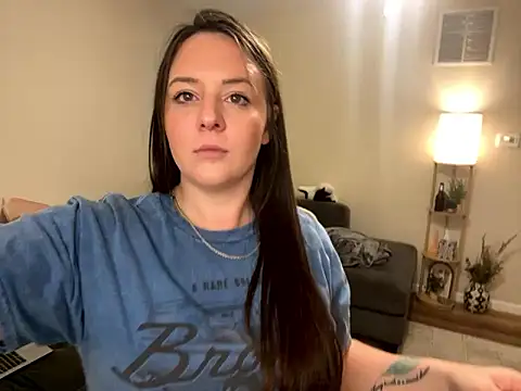 Snapshot of princessveexo chatting on October 16, 1:17 am princessveexo online show from October 16, 1:17 am