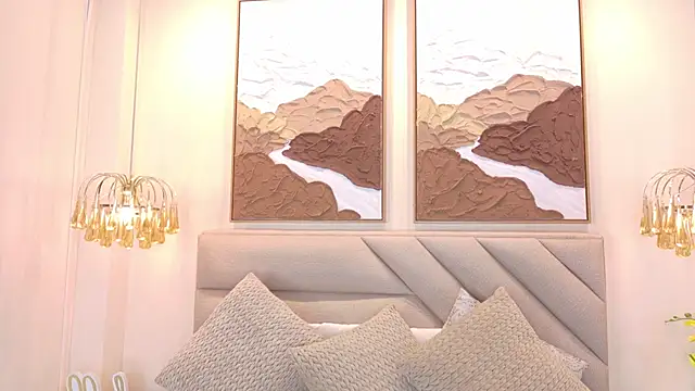 kendalFox  online show from October 31, 1:45 pm