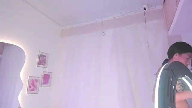 Snapshot of Teen_Innocent chatting on September 21, 8:54 pm Teen Innocent online show from September 21, 8:54 pm