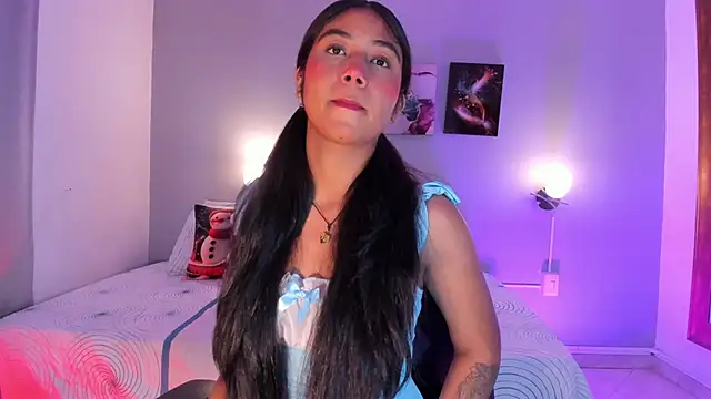 Snapshot of KimTayloor1 chatting on December 2, 7:53 pm KimTayloor1 online show from December 2, 7:53 pm