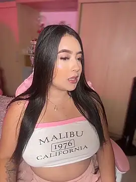 Emiily Moore1 online show from April 17, 9:51 pm