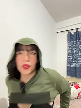 Snapshot of aliciia_23 chatting on November 13, 11:14 pm aliciia 23 online show from November 13, 11:14 pm