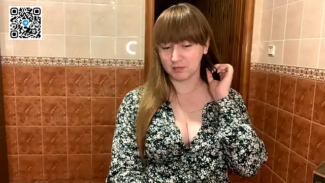 MaroonMoon  online show from September 19, 7:25 pm