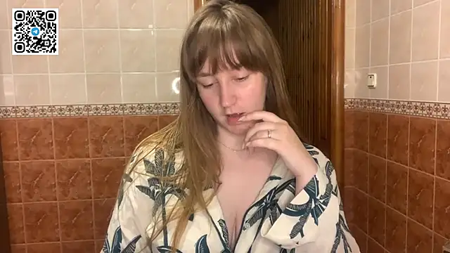 MaroonMoon  online show from September 20, 7:26 pm