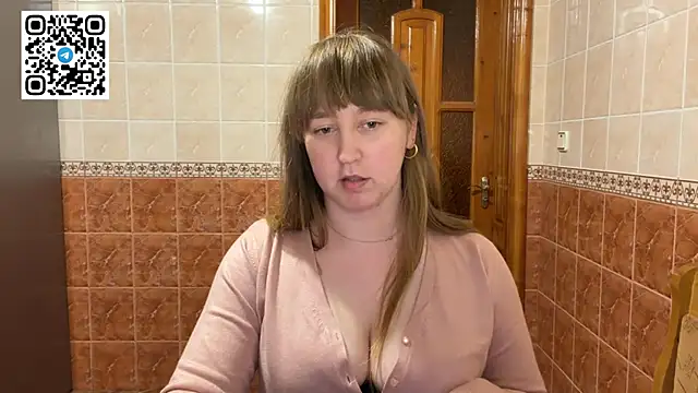 MaroonMoon  online show from April 18, 7:58 pm