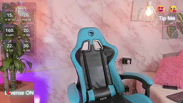 Snapshot of cristal_herrera_ chatting on October 9, 3:37 am cristal herrera  online show from October 9, 3:37 am