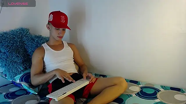 Snapshot of babyandy_x chatting on September 24, 8:56 pm babyandy x online show from September 24, 8:56 pm