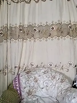 Vyxen   online show from December 18, 4:18 am